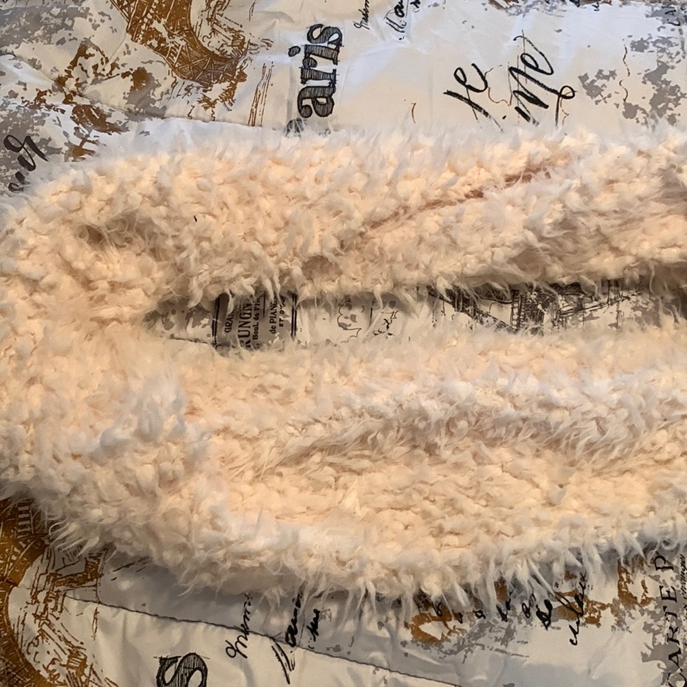 Fluffy long eternity scarf in great condition